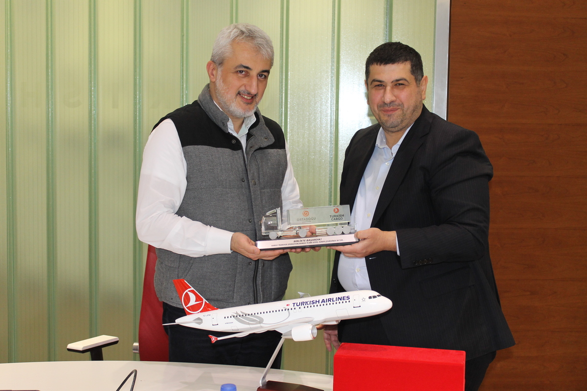Atatürk ve İstanbul Havalimanları Arasında Dev Lojistik Operasyonu: Ortadoğu Lojistik ve Turkish Cargo'dan Tarihi Başarı